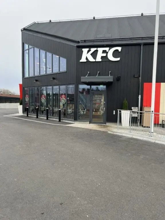 Entrépartier med dörrar