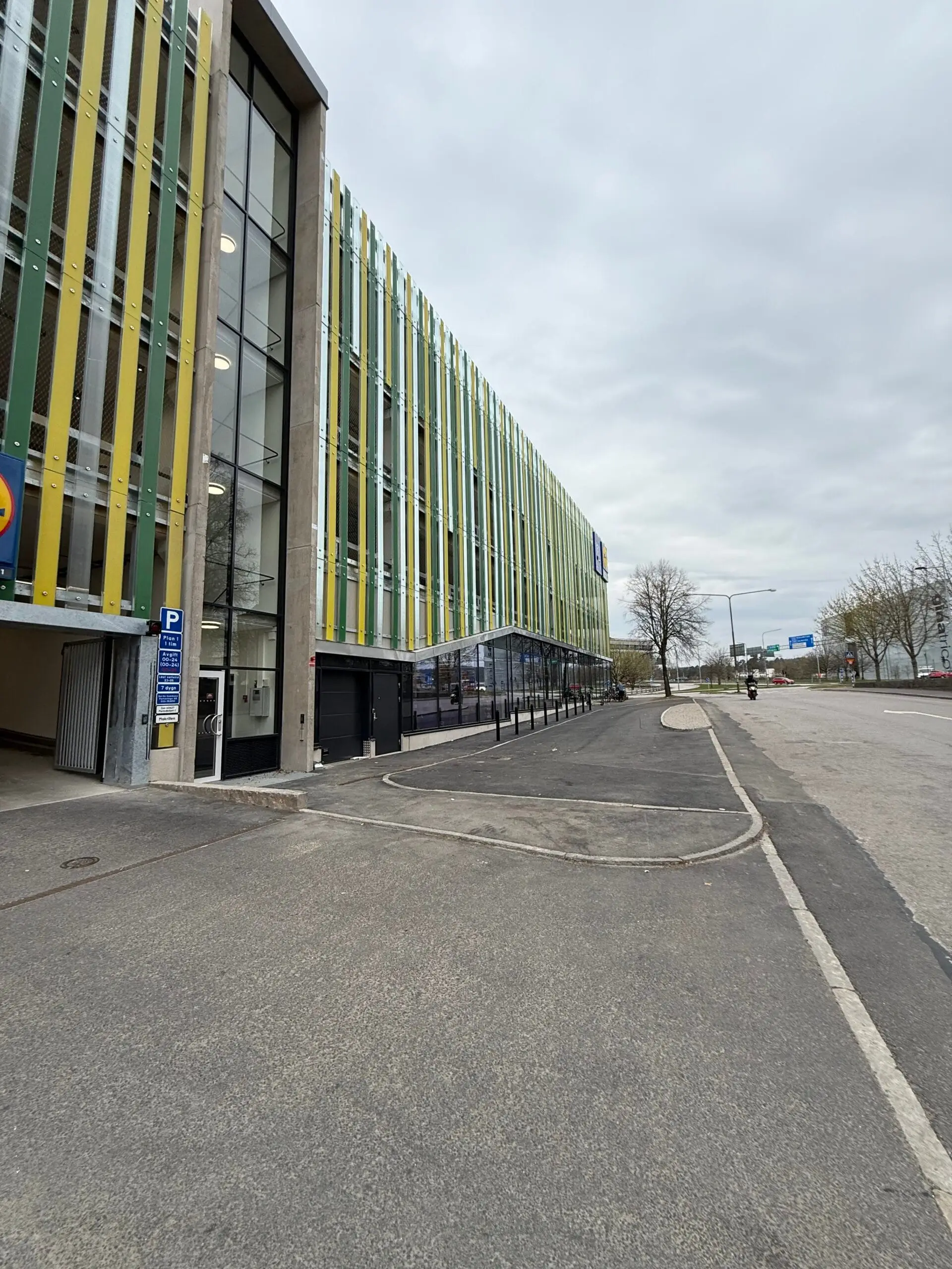 Fasader & fasadsystem – Lidl Borås, bild 2