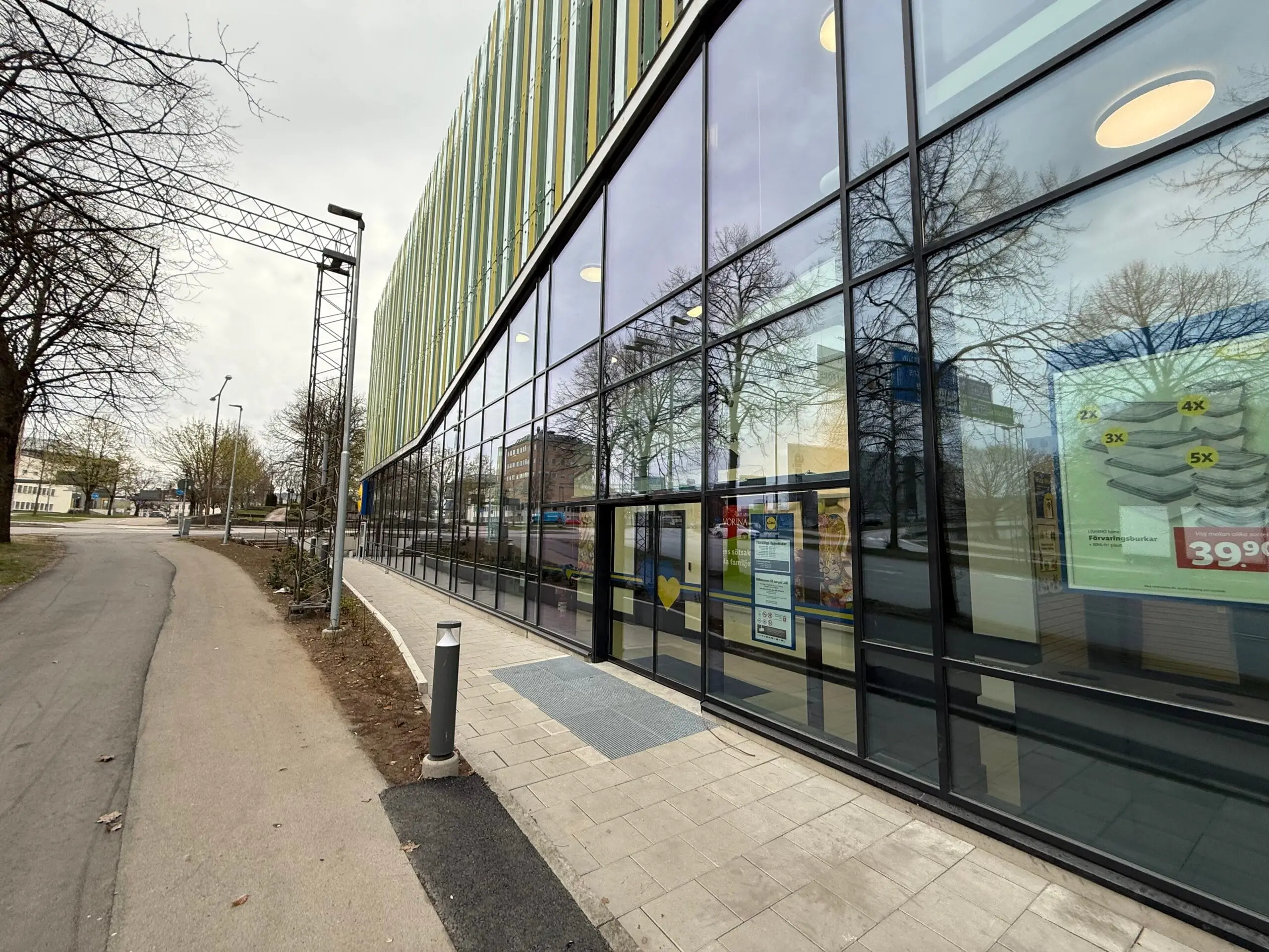 Fasader & fasadsystem – Lidl Borås, bild 3